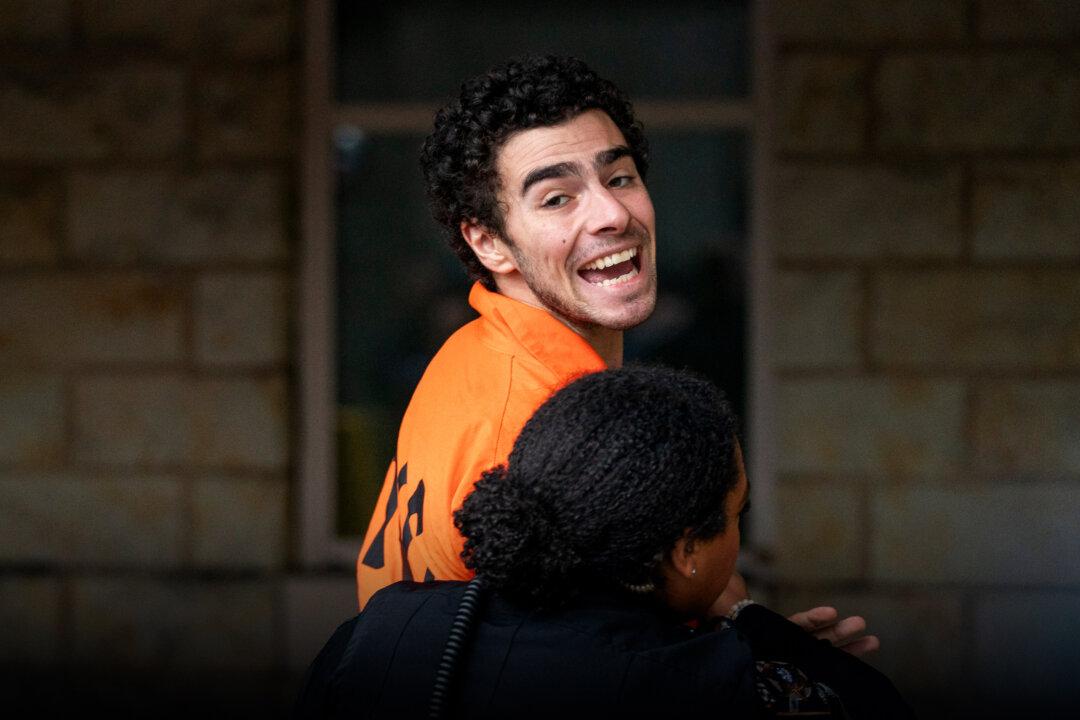 UnitedHealthcare CEO Murder Suspect’s Lawyer Says He Received Offers to Cover Legal Bills