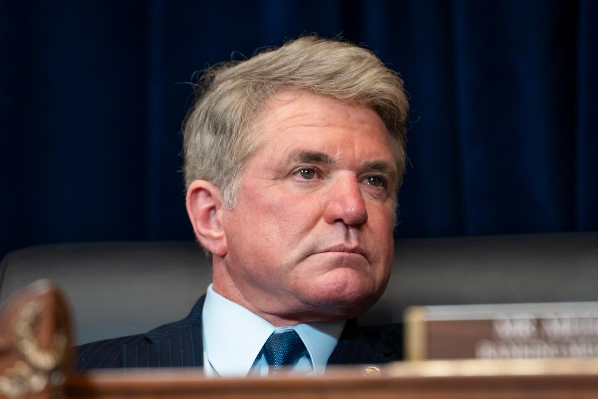 News Brief: Drones Flying Over US Bases Likely From China: House Foreign Affairs Chair; House Lawmakers Introduce 3 Bills Targeting China’s Role in US Fentanyl Crisis; Trump’s Border Czar Anticipates ‘Collateral Arrests’ in Mass Deportation Plan