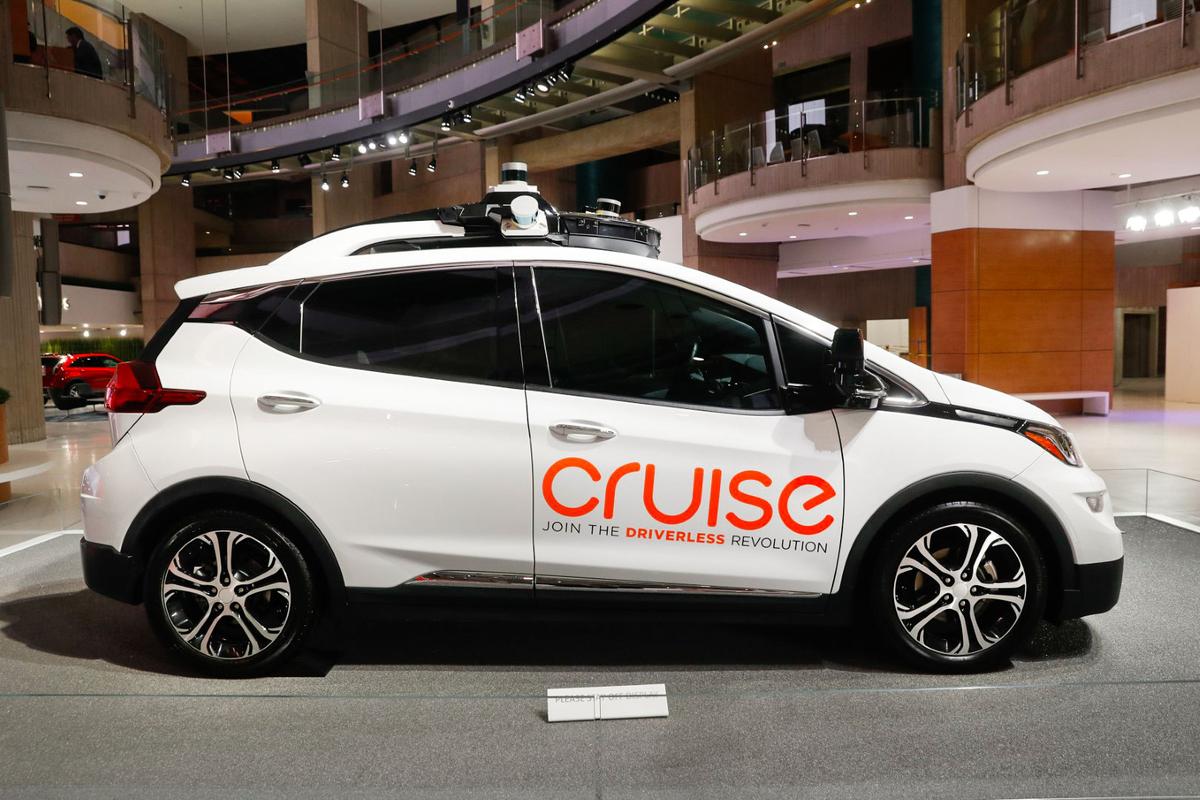 General Motors Scraps Funding for Cruise Robotaxi Vehicle