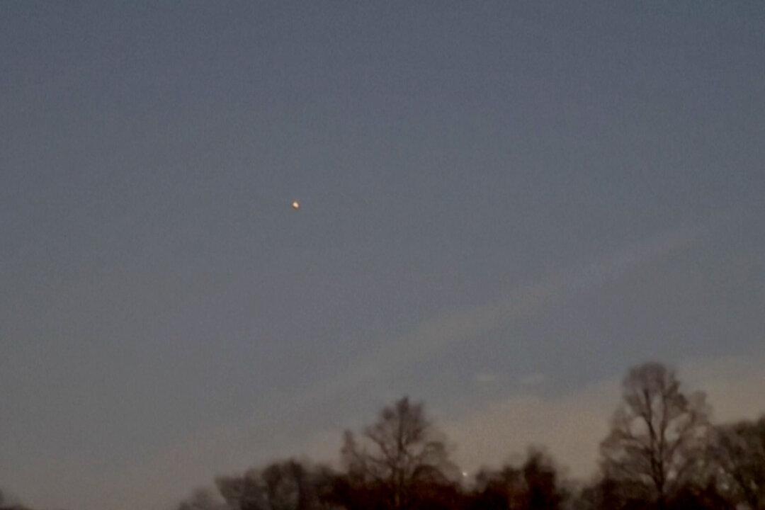 Federal Officials Will Deploy High-Tech System to New York After Drones Shut Down Airport, Governor Says