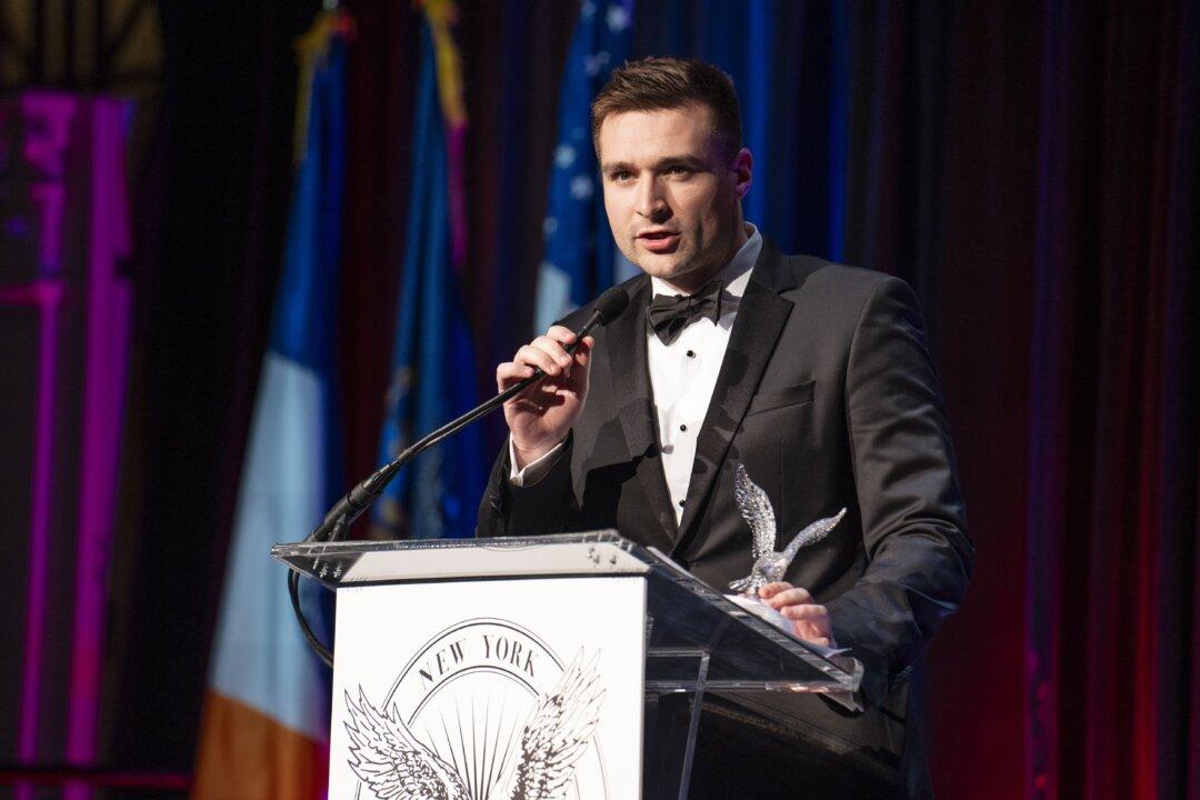 Trump Campaign Strategist Alex Bruesewitz Collapses on Stage at New York Gala