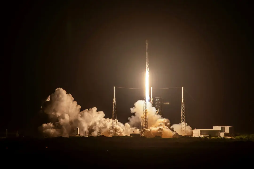 FCC Approves 7,500 New Satellites for Starlink Constellation