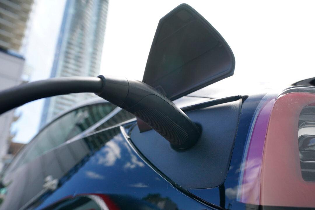 Quebec Adopts Rule Banning Sale of Most New Gas-Powered Vehicles by 2035