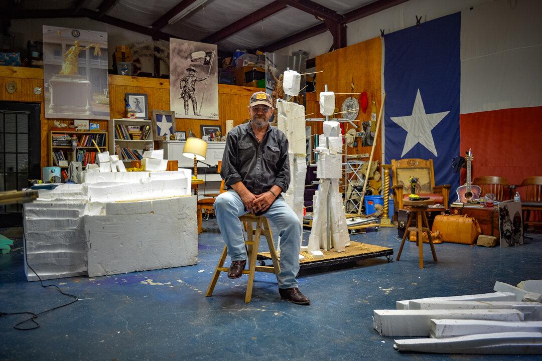 Texas Sculptor Recalls Decades-Long Journey to Success