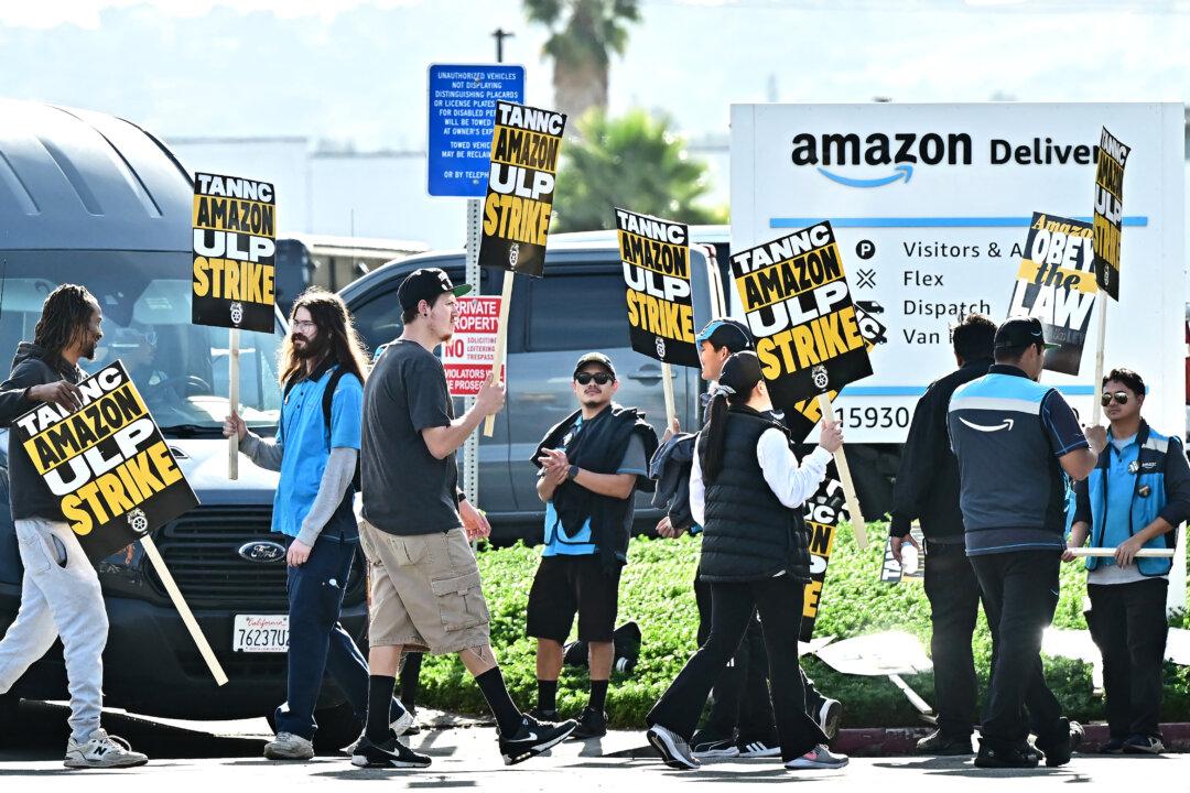 Teamsters Strike Begins at Amazon Centers in Southern California and Other US Cities