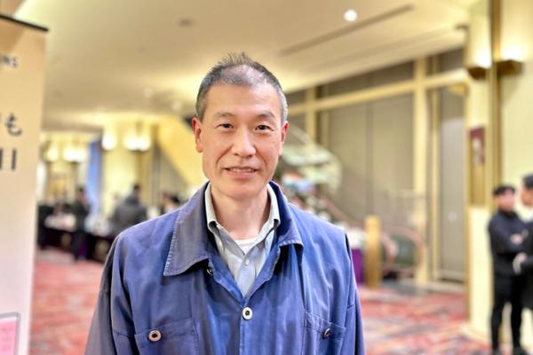 Hibi Hideharu, a professor at Nagoya University’s Graduate School of Medicine, watched the Shen Yun Performing Arts at the Aichi Prefectural Art Theater in Nagoya on Dec. 23, 2024. (Niu Bin/The Epoch Times)