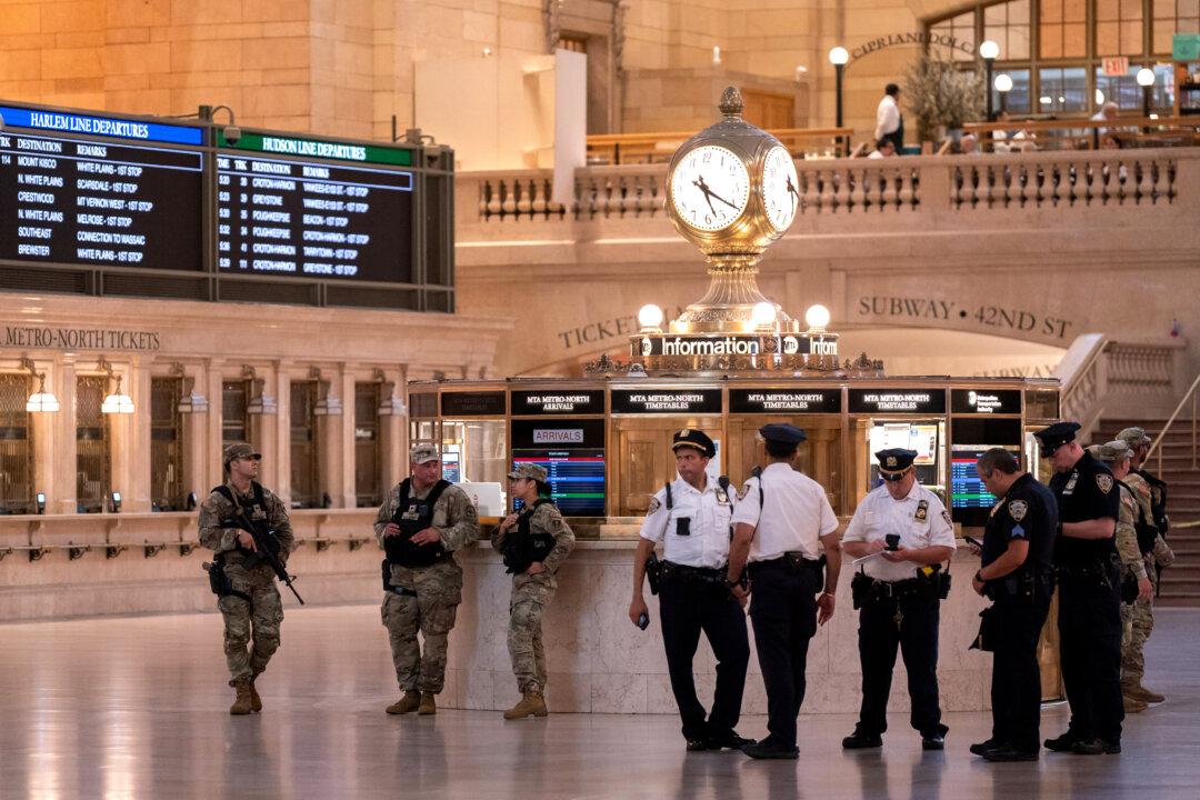 Man Arrested in Christmas Eve Attack on 2 People at Manhattan’s Grand Central