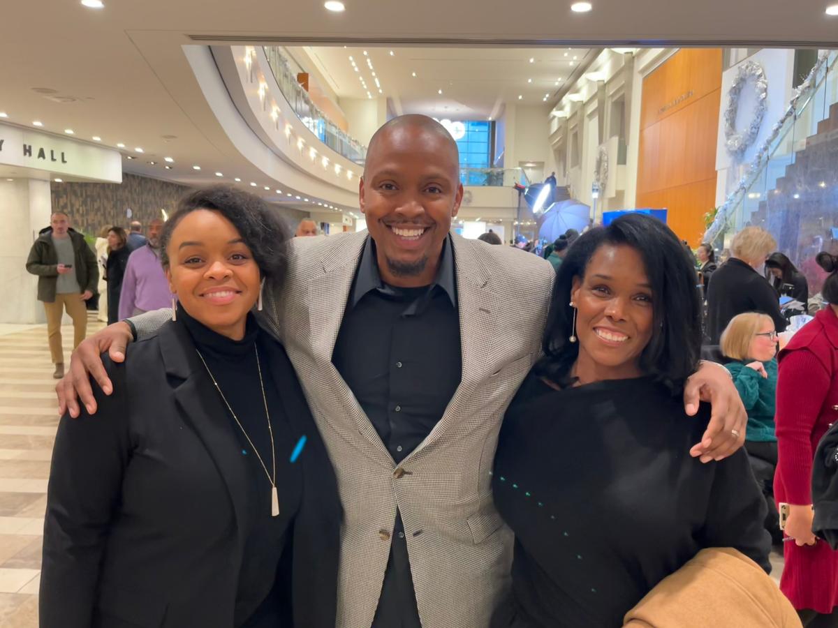 Shen Yun Made a Family Aware of Religious Persecution in China