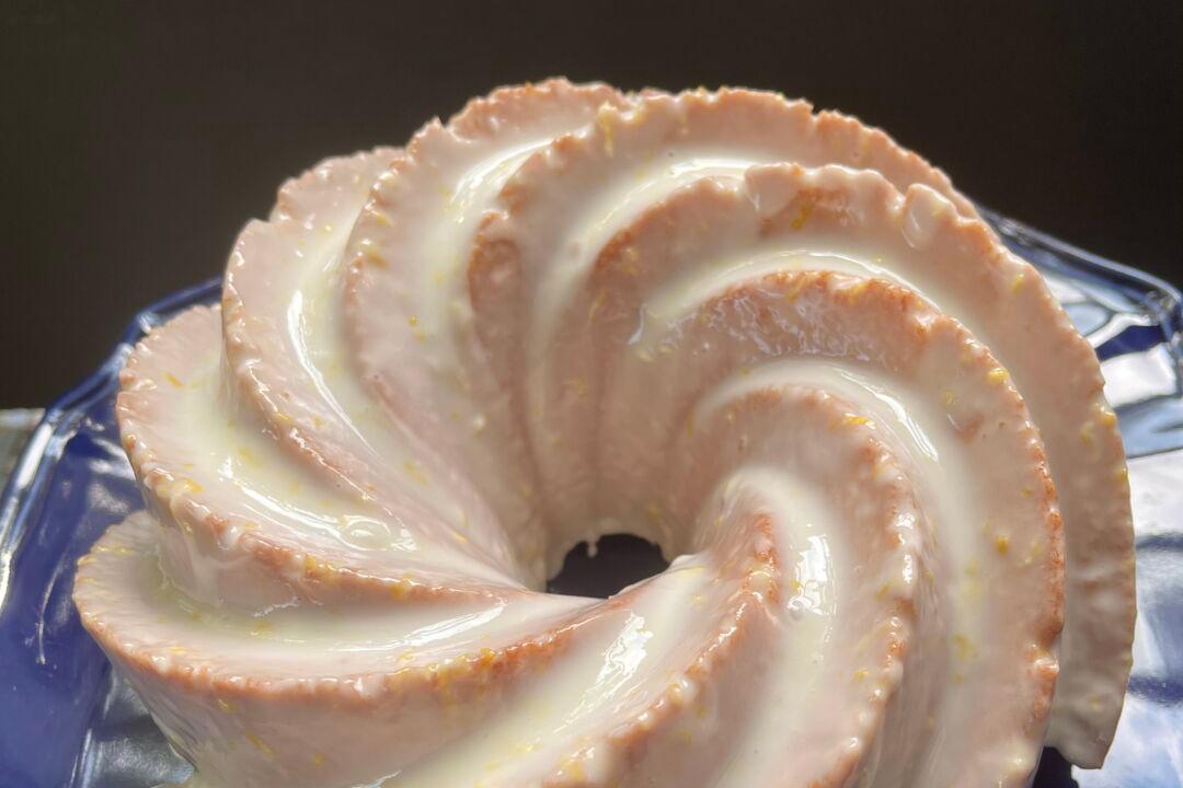 Bolo com Baunilha e Nata (Vanilla and Cream Cake)