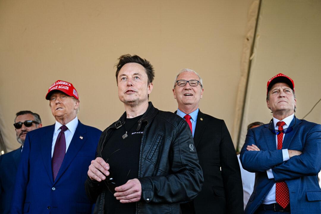 Musk Appears to Soften Pro-Foreign Worker, H-1B Visa Stance Amid Online Spat