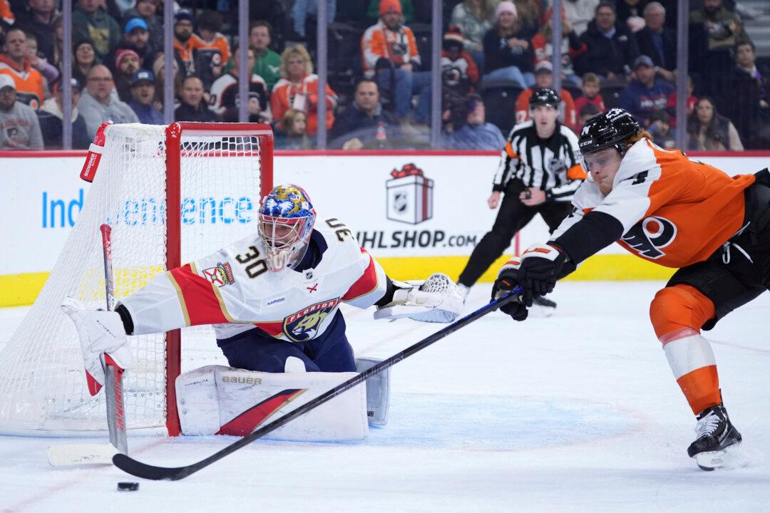 Panthers Waste Early 3-goal Lead, Rally With 3 Goals in Final Minutes to Top Flyers 7–5