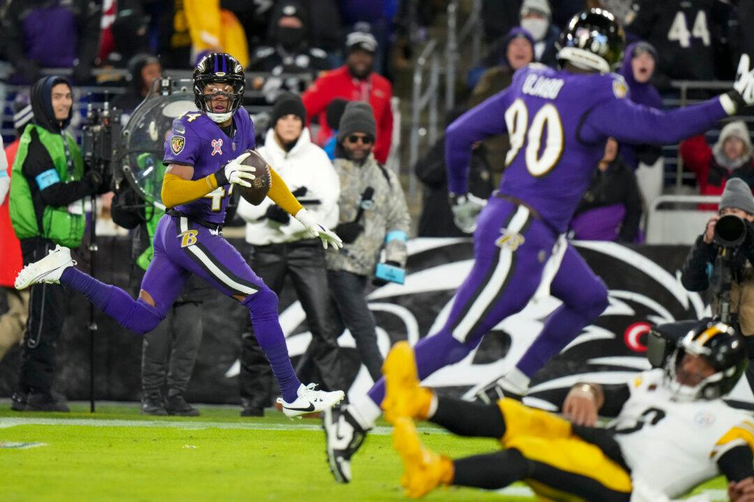 Lamar Jackson and the Ravens Draw Even Atop the AFC North, Beating the 1st-Place Steelers 34–17