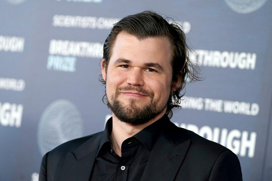 Chess Grandmaster Magnus Carlsen Returns to Tournament After Dispute Over Jeans Is Resolved