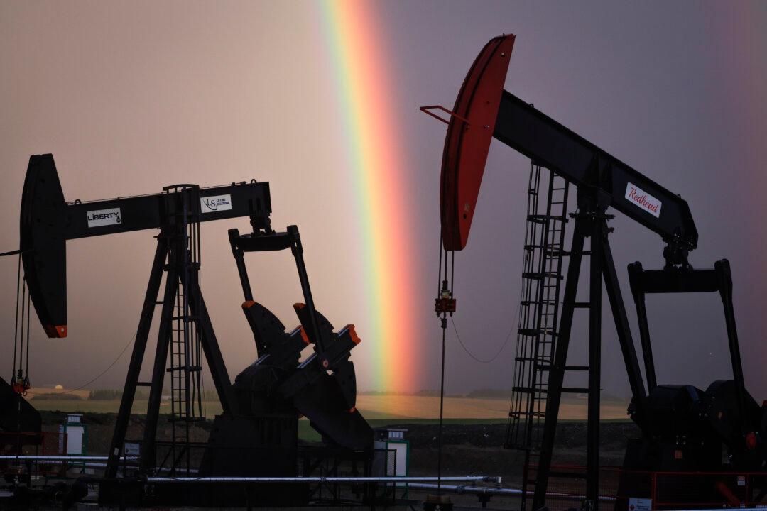 Canadian Oil Stocks Climb as Industry Absorbs News of Trudeau Resignation