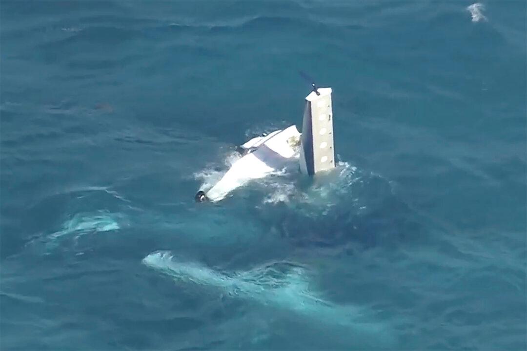 3 Dead, 4 Rescued in Seaplane Crash on Rottnest Island