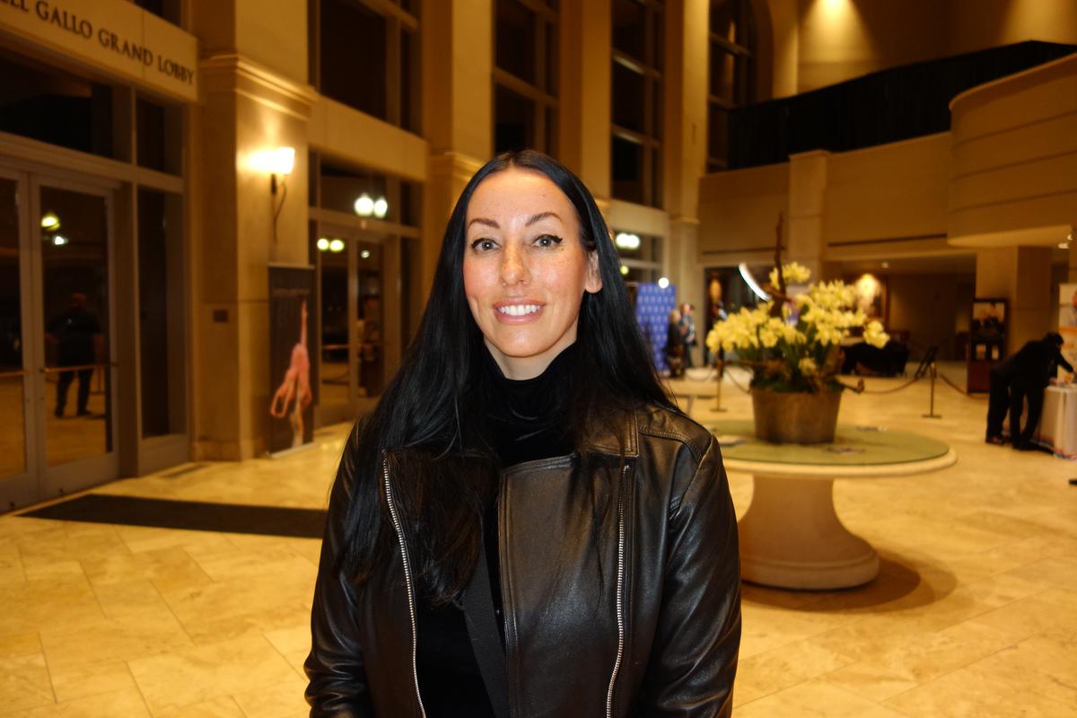 Shen Yun Becomes Important Part of Family’s Curriculum