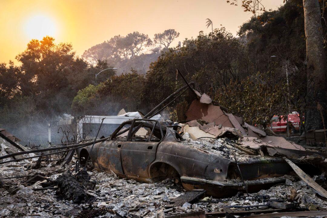 Curfew Implemented in Fire Zones Following Looting Arrests