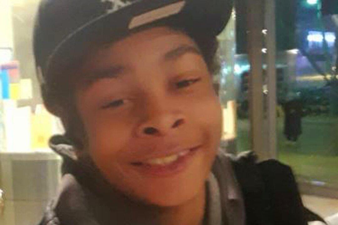 2 Teenagers Charged With Murder of 14-Year-Old Boy on London Bus