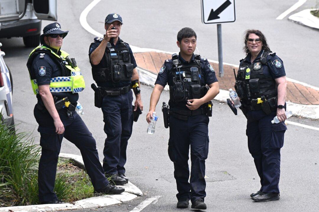 Police Officer and Man Shot in Queensland