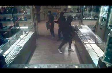 Video of Attempted Jewelry Store Theft in Toronto Area Goes Viral