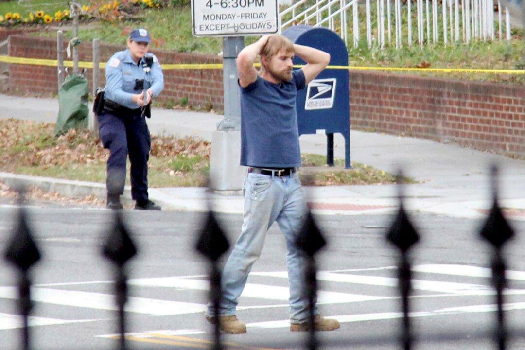 ‘Pizzagate’ Gunman Dies After Being Shot by Police During North Carolina Traffic Stop