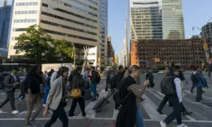 Scam-Blasting ‘Cell Tower’ in a Backpack Catches Canada Off Guard