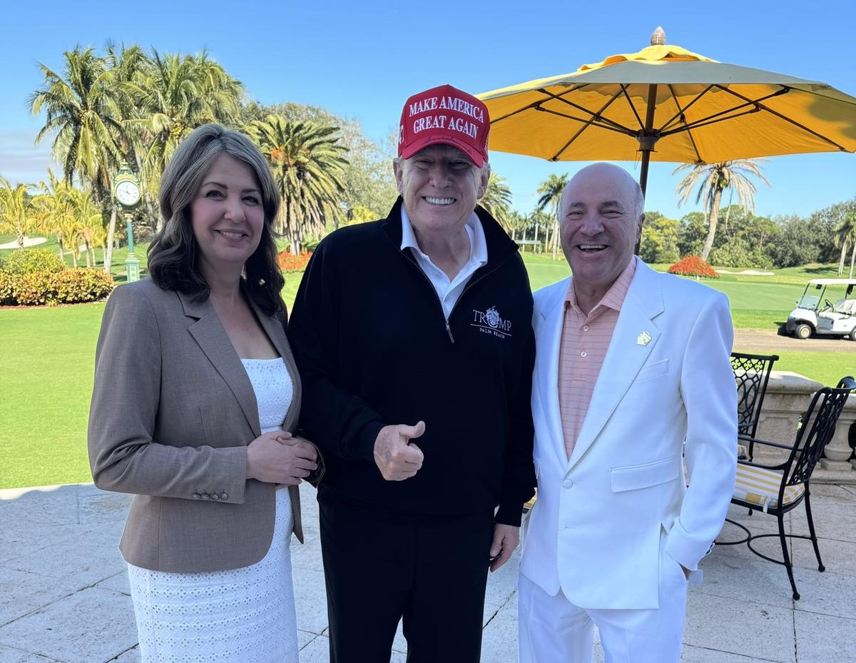 Alberta Premier Danielle Smith Meets With Trump at Mar-a-Lago