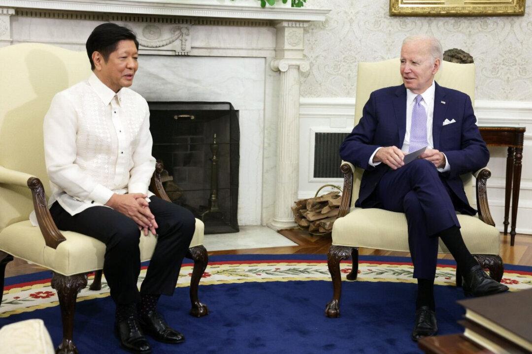 US, Japan, Philippines Vow to Continue Partnership Against China’s Aggression