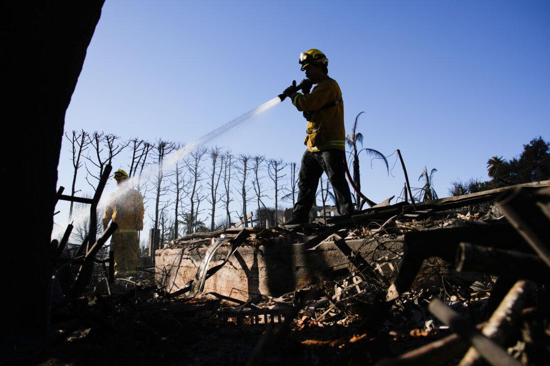 Extra Tankers and Firefighters Arrive in LA as High Winds Threaten to Return