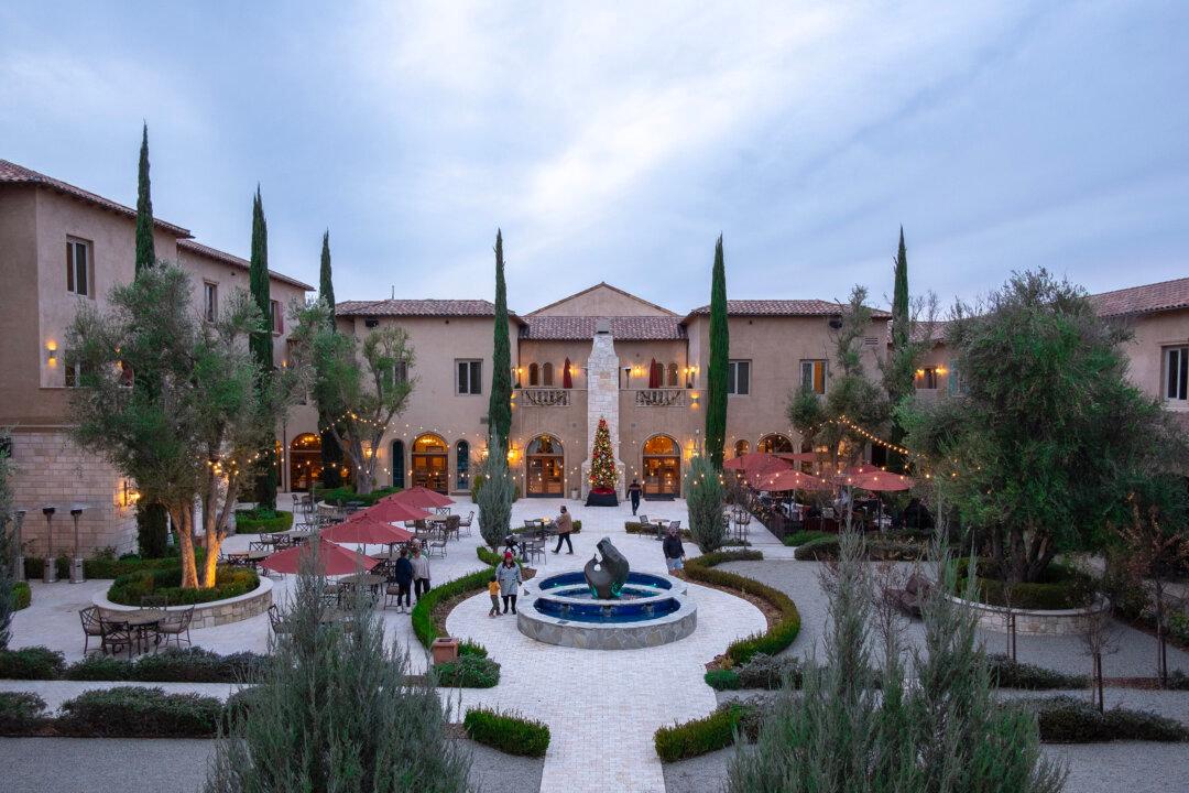 Redding Unplanned: After Couple’s Visit to Wine Country, Nature Take Its Course, and Them, to Northern California