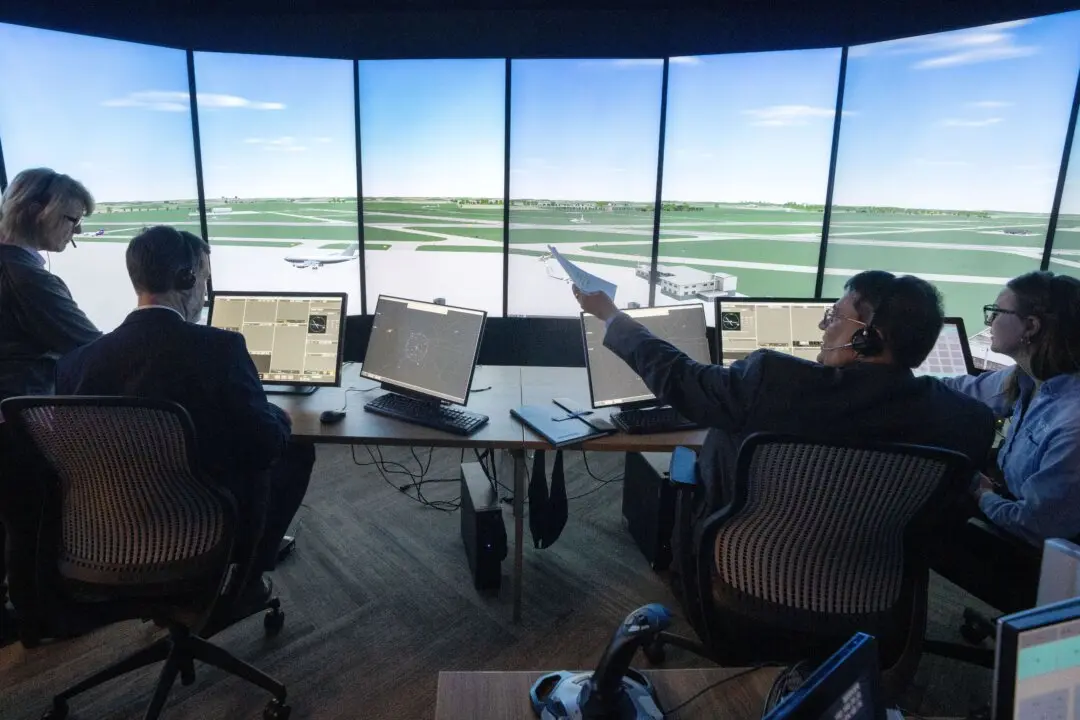 Canada Is Losing More Air Traffic Controllers Than It’s Hiring: Aviation Expert