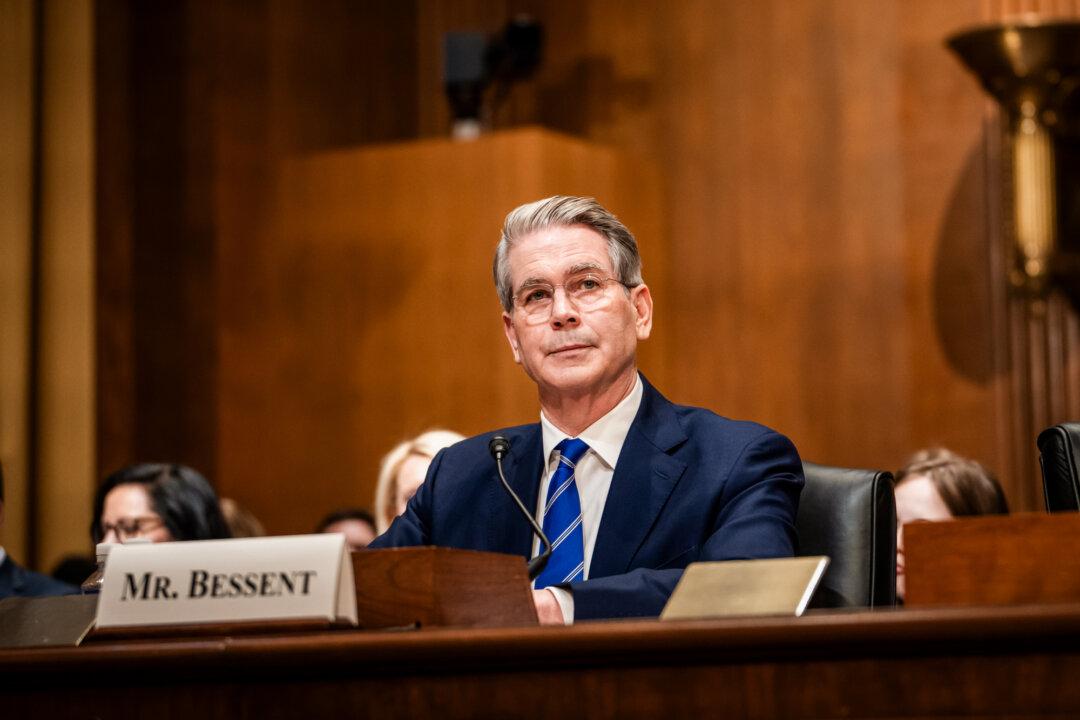 Trump Doesn’t Need the Fed to Lower Interest Rates: Scott Bessent