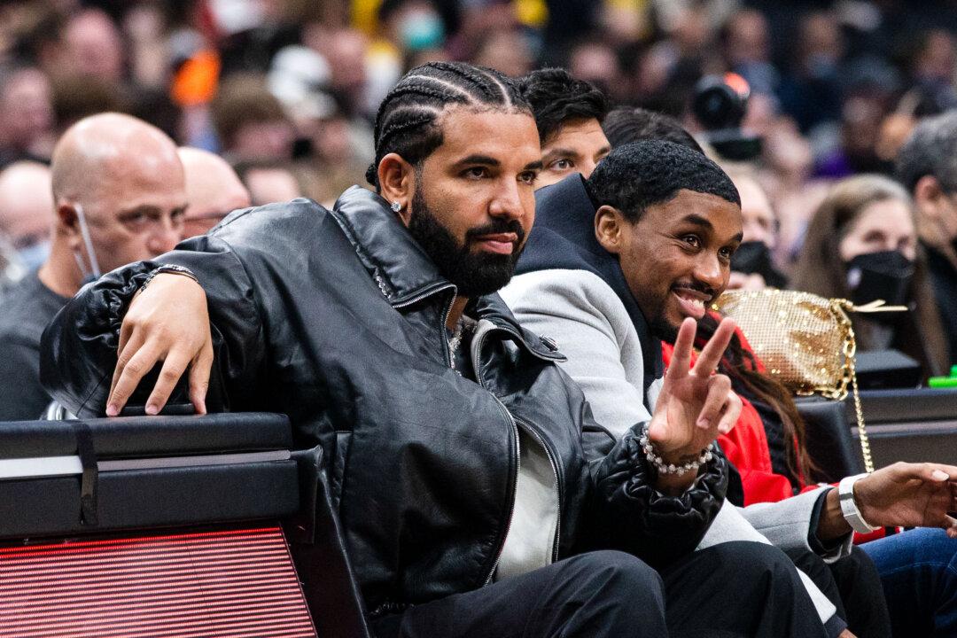 Canadian Rapper Drake Sues His Record Label Over Kendrick Lamar Diss Track