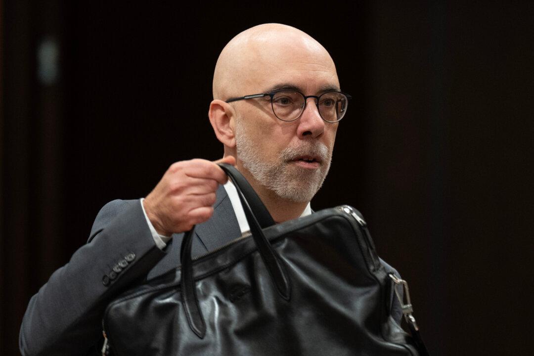 Federal IT Contracting Cost 25% More Than In-house Services: PBO Report