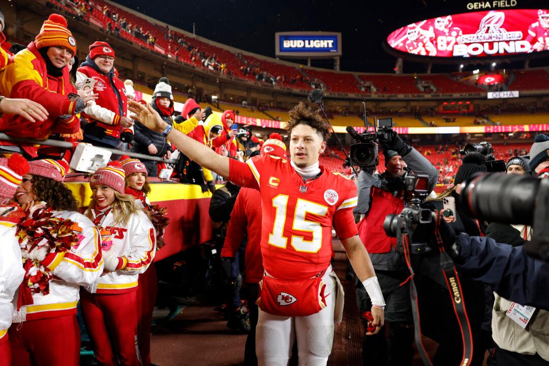 Kansas City Chiefs Beat Houston Texans 23–14 and Advance to Their Seventh Straight AFC Championship Game