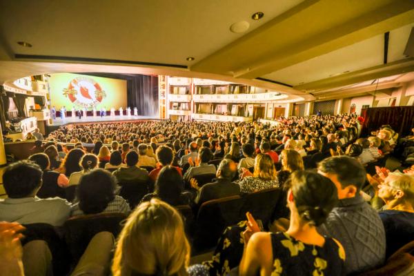 Photographer Finds a ‘New Respect for Chinese Art’ Through Shen Yun
