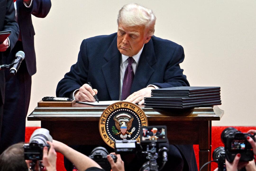 Trump Signs Executive Order Ending Birthright Citizenship