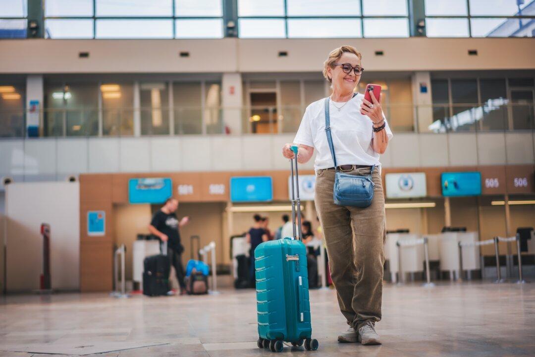 12 Money-Saving Travel Tips for Retirees