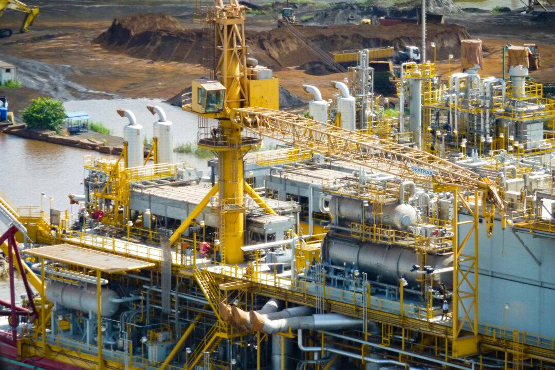 Trump Set to End Venezuela Oil Deal, Citing Election Record and Slow Deportation Assistance