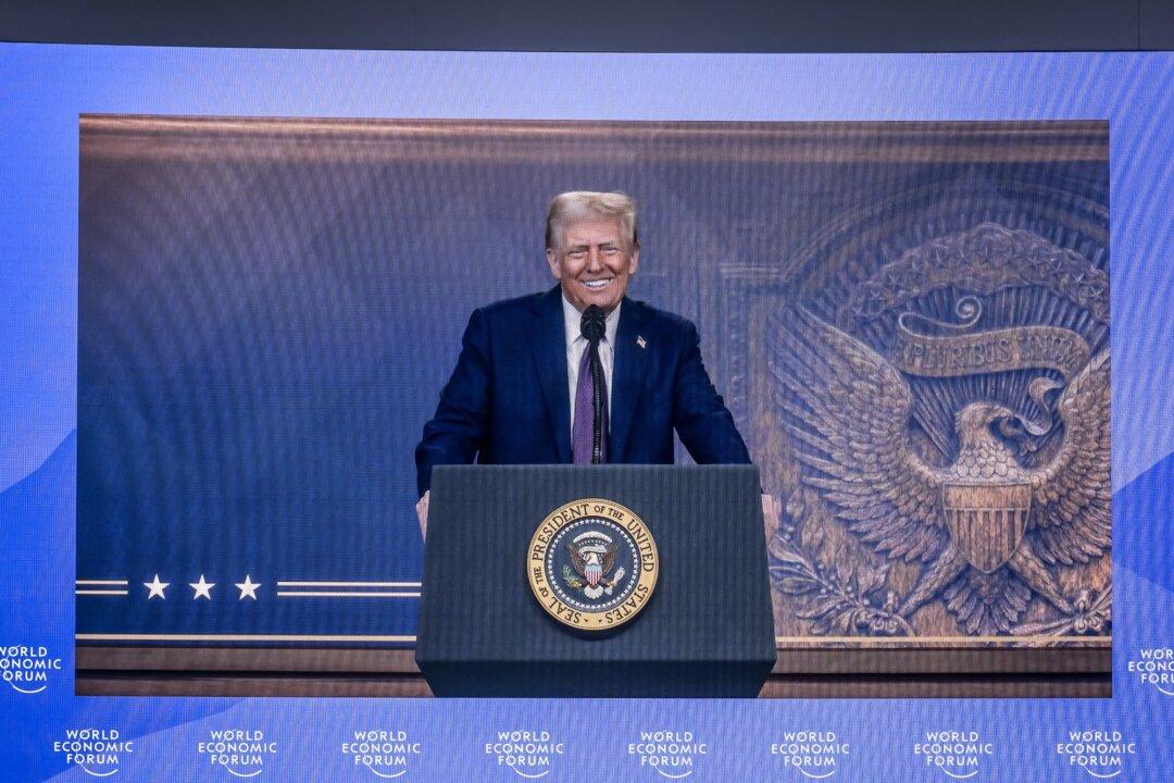 Trump Says He'll Urge the Fed to Lower Interest Rates When Oil Prices Drop