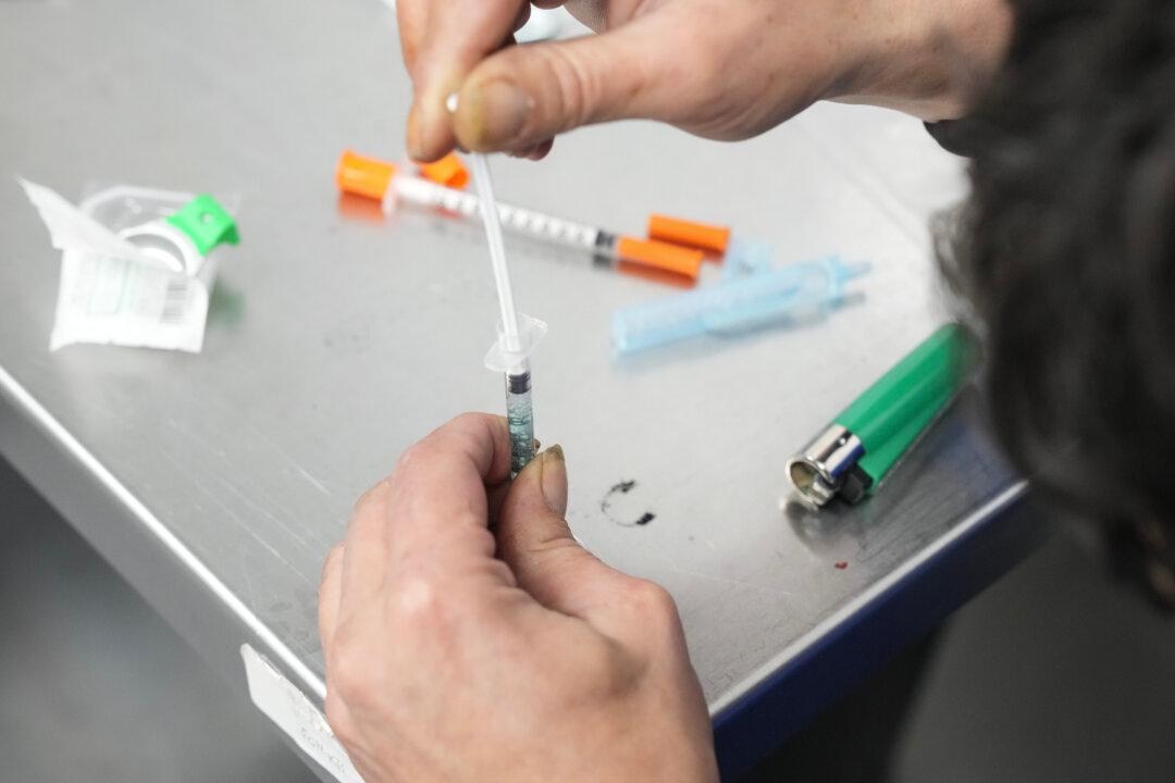 Quebec Man Sentenced to 30 Years for Trafficking Fake Chinese Medication to US Using Dark Web