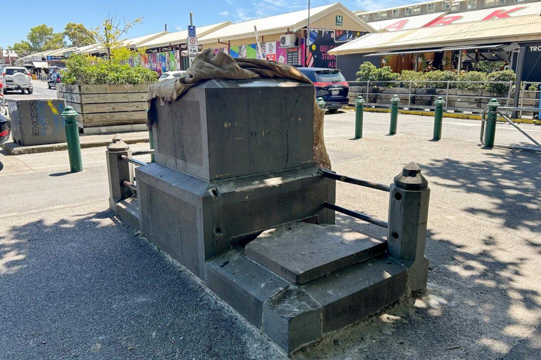 Historical Monument to City Founder Broken in Half, Toppled Ahead of Australia Day