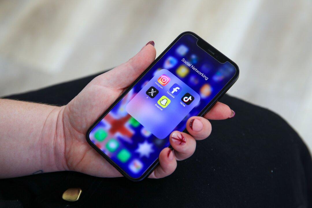 Millions of Children Could Lose Social Media Access Under New Law, Greens Warn