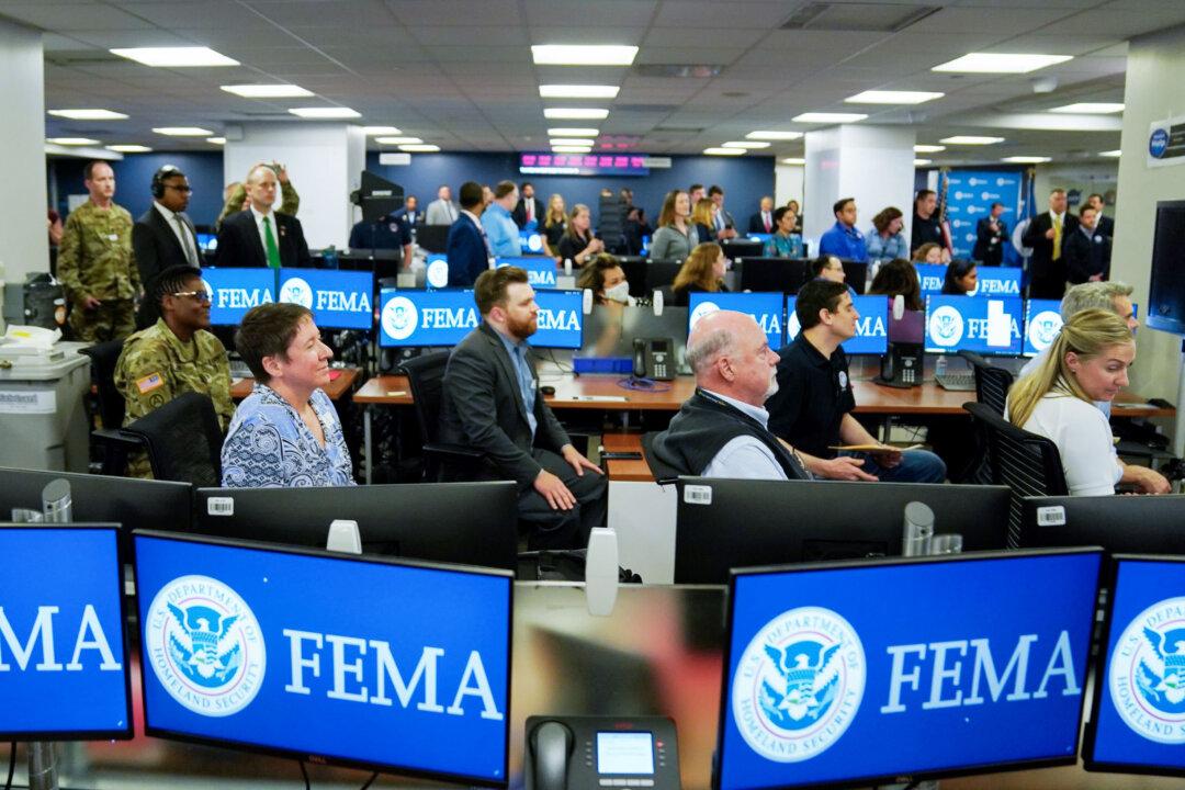 Trump Orders Creation of Review Council for FEMA, Citing Concerns of Political Bias