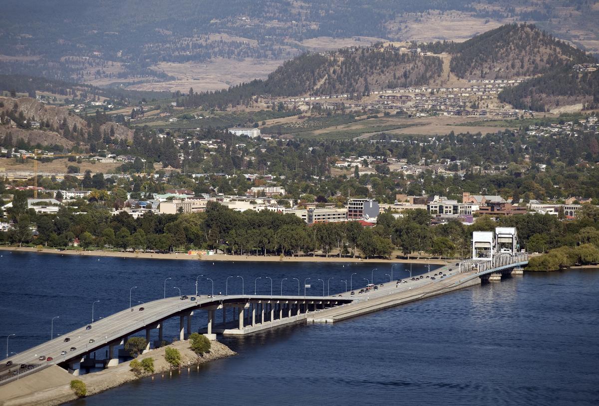 Kelowna Bridge Reopens After Police Explosive Unit Responds to Vehicle Fire Set by Driver
