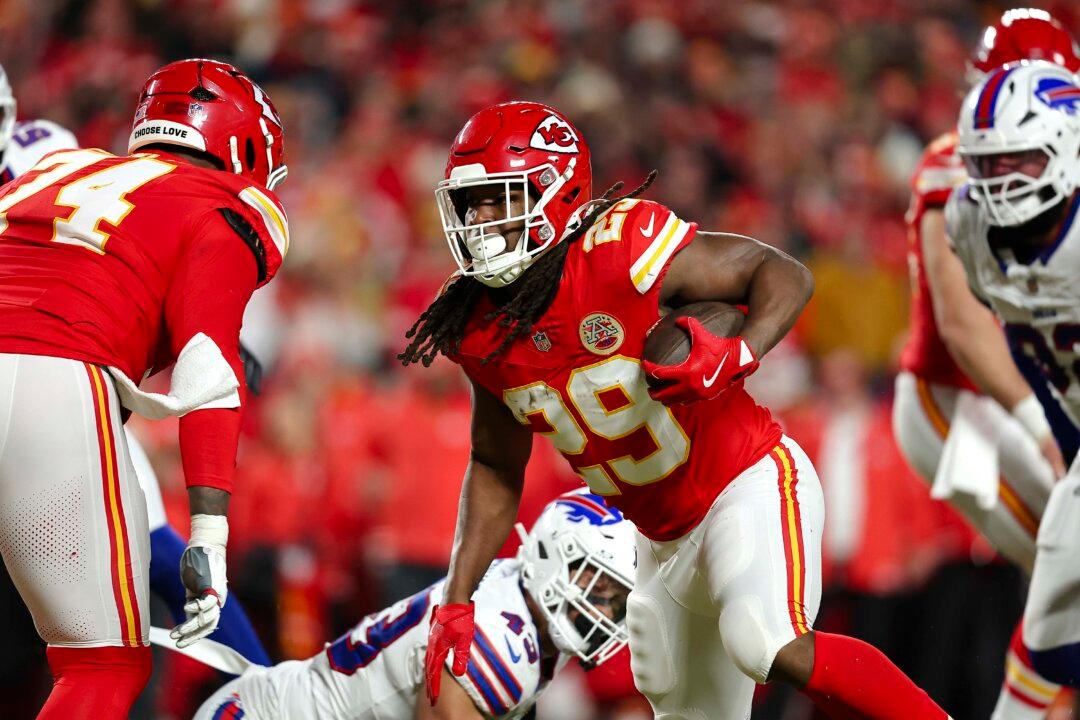 Andy Reid: Chiefs RB Hunt Got a Chance to ‘Redeem Himself’