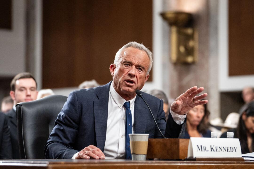 HHS Pauses Multimillion-Dollar Contract to Develop New COVID-19 Vaccine