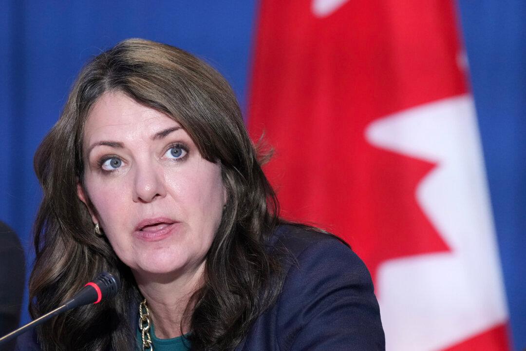 Alberta Premier Smith Pitching Joint Canada-US NORAD Military Base in Arctic