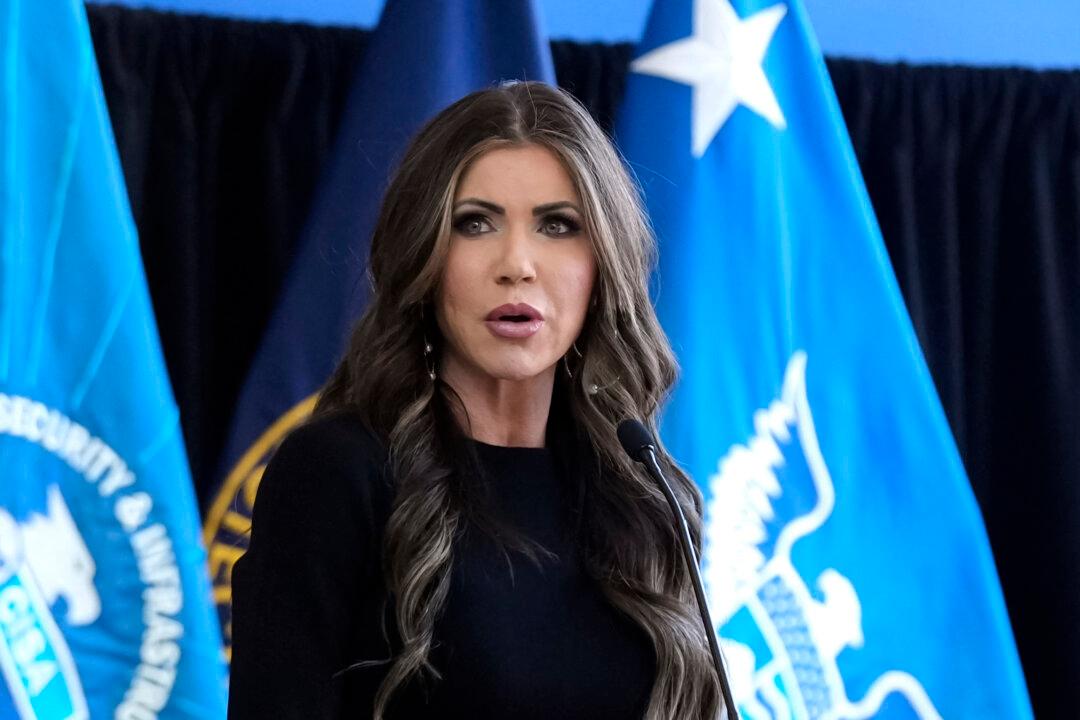 DHS to Screen Immigrant Applicants’ Social Media for Anti-Semitism, Terrorist Ties