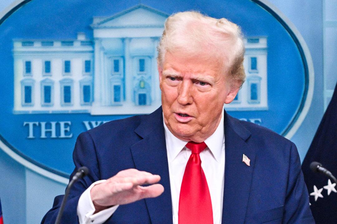 US Tariffs on Canadian Oil May Come Later Than Other Goods, and May Be 10% Instead of 25%: Trump